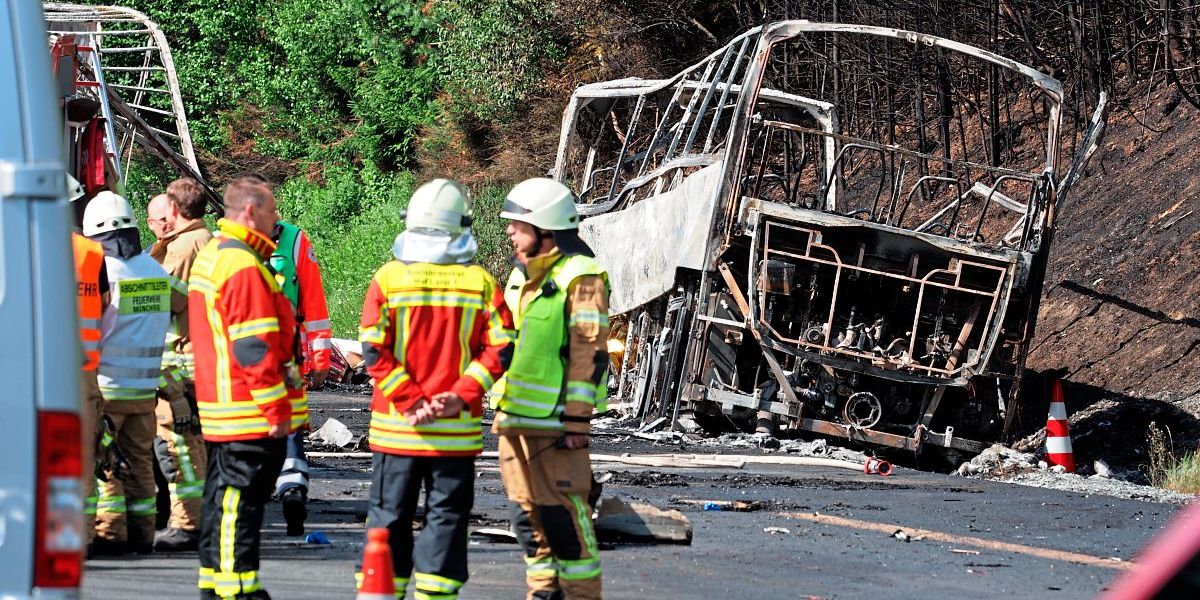 Tote Und Verletzte Bei Unfall Mit Reisebus In Bayern Panorama