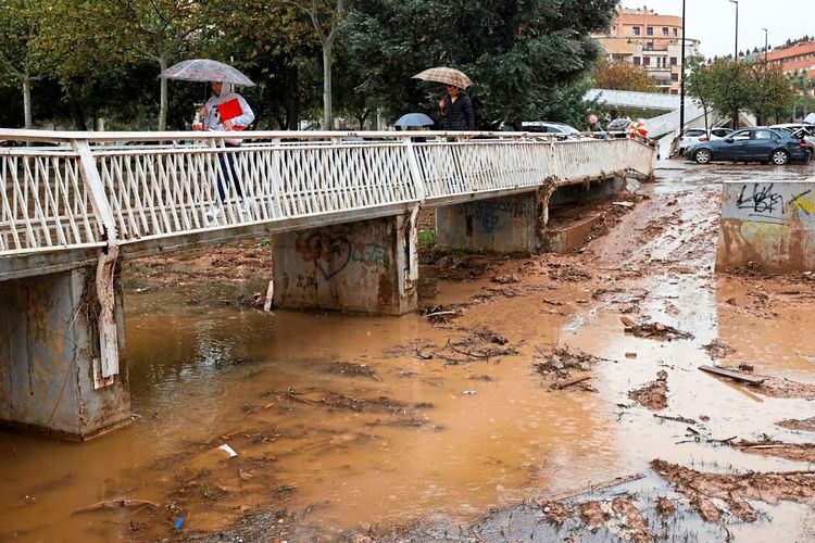 Unwetter in Spanien Höchste Warnstufe in mehreren Regionen