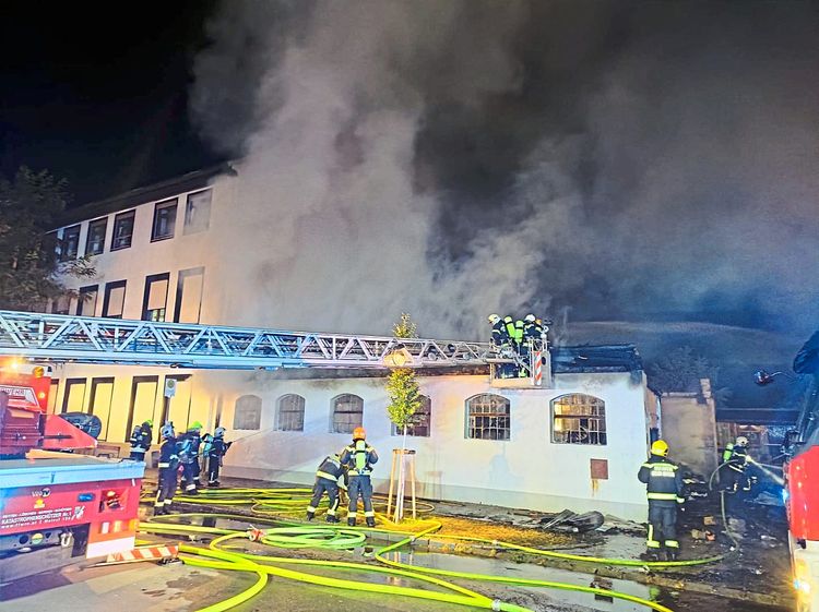 Technischer Defekt L Ste Brand Bei B Sendorfer In Wiener Neustadt Aus