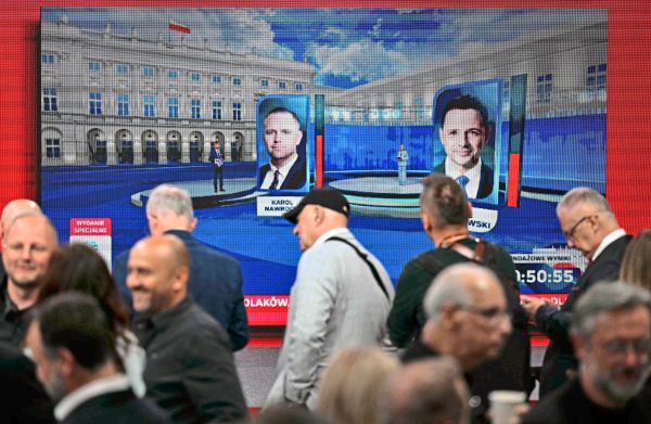 Hohe-Beteiligung-bei-Stichwahl-um-Pr-sidentenamt-in-Polen