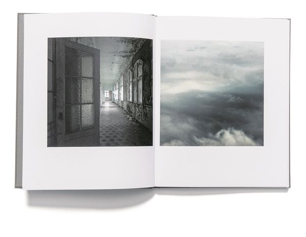 Foto: Aufschlagseite von Torres Ruiz' "Silence", fotografiert von Lukas Friesenbichler