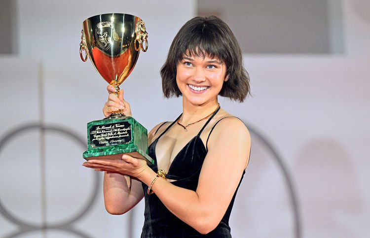Cailee Spaeny gewann den Hauptdarstellerinnen-Preis für 