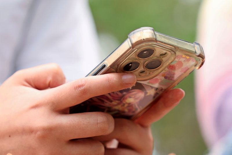 Und wer navigiert die ältere Bevölkerung durchs Internet?