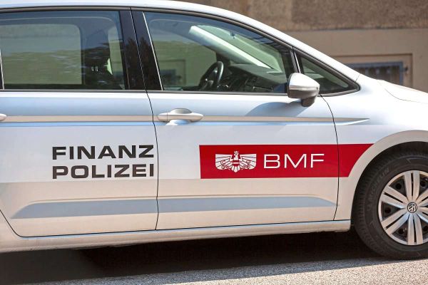 Finanzpolizei - Figure 1