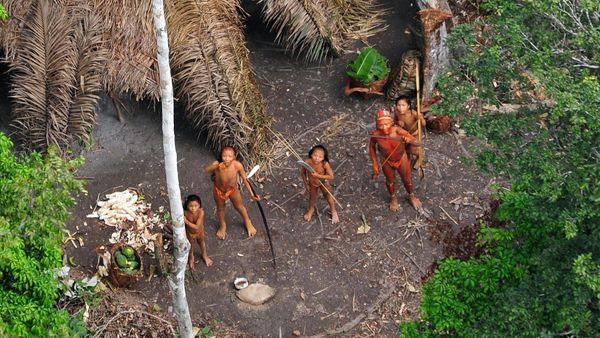 Wie-der-weltweite-Fortschritt-abgeschiedene-indigene-V-lker-gef-hrdet