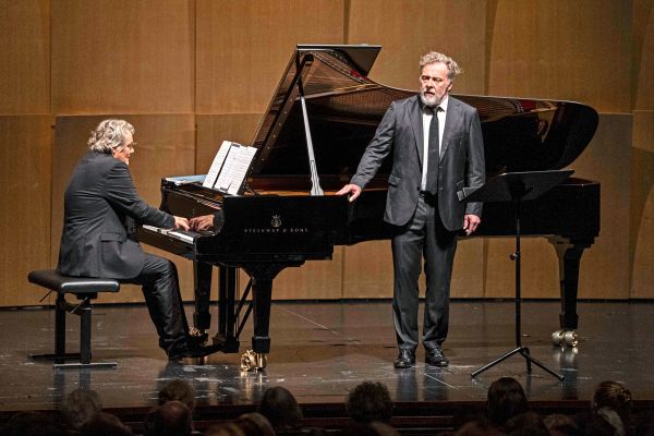 Salzburger-Festspiele-Schumann-Exegeten-der-Tiefe