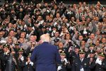 Trump preist sinkende Gewaltkriminalität als Erfolg seiner Politik 2ec42585 30c5 41c3 a676 e26cb0ac3b62