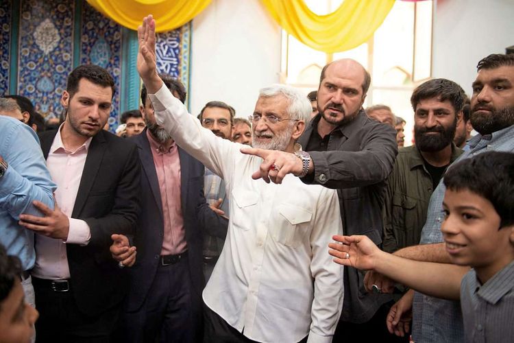 Präsidentschaftskandidat Saeed Jalili jubelt