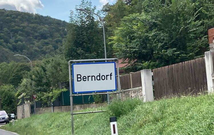 Rund 6.700 Menschen dürfen am Sonntag in Berndorf abstimmen.