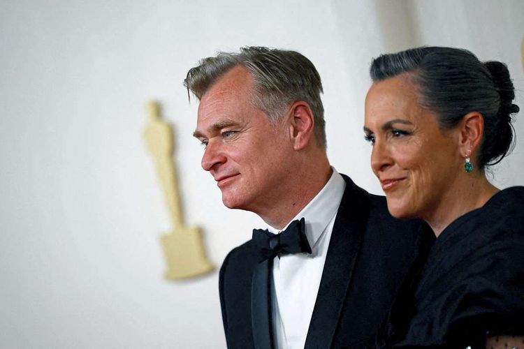 Christopher Nolan and Emma Thomas bei den Oscars.