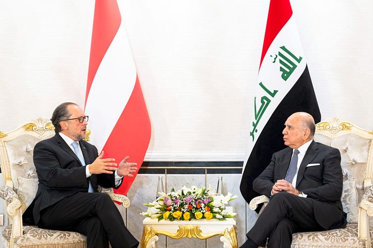 Außenminister Alexander Schallenberg (l.) und sein Amtskollege Fuad Hussein bei einem Treffen im Irak im September.