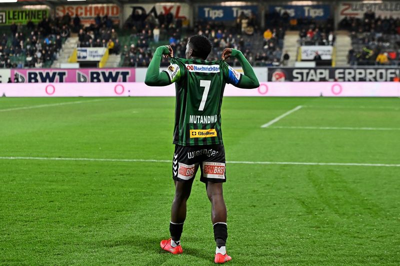 Mutandwa-Hattrick: Ried dreht 0:2 und stürzt Altach von der Spitze