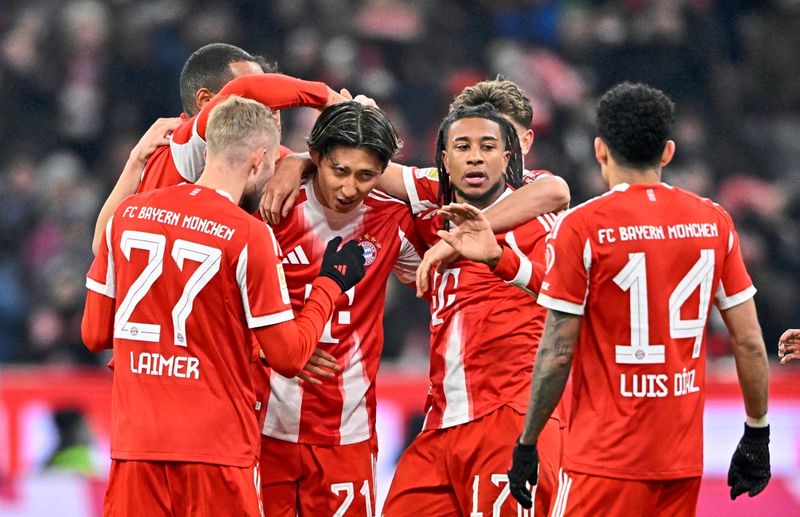 Bayern fegt Freiburg 6:2 weg, Dortmund mit 3:3-Spektakel, Frankfurt siegt 4:3