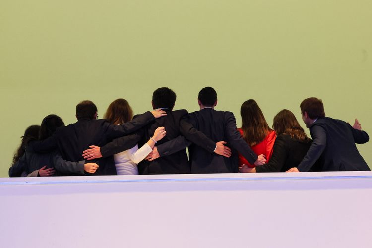 Eine Gruppe von Menschen beim Gruppenfoto vom Weltwirtschaftsforum in Davos