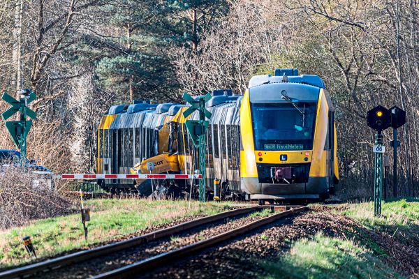 17-Verletzte-bei-Zugungl-ck-in-D-nemark