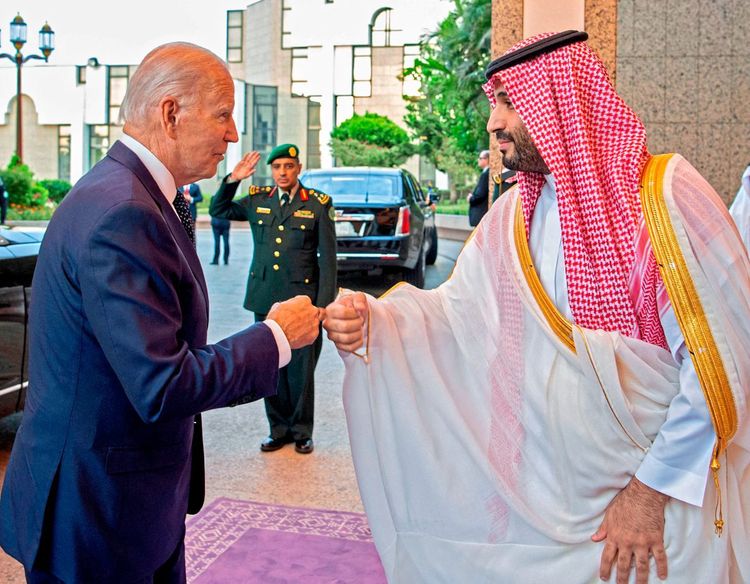 US-Präsident Biden in Saudi-Arabien empfangen - Nahost - derStandard.de ›  International