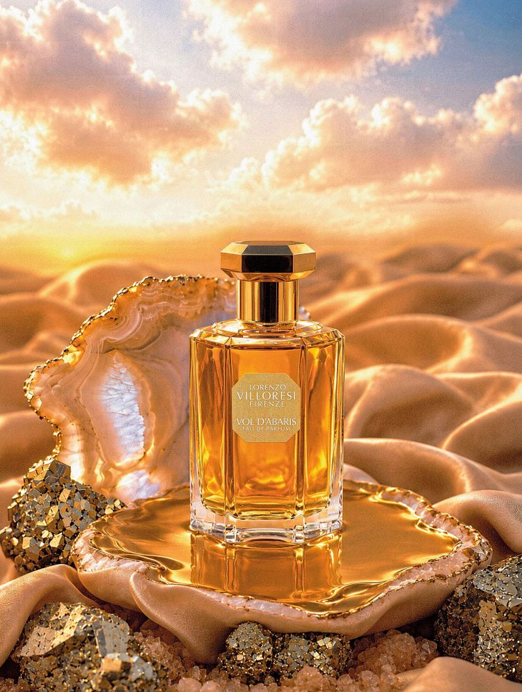 Parfumflacon in einer Muschel