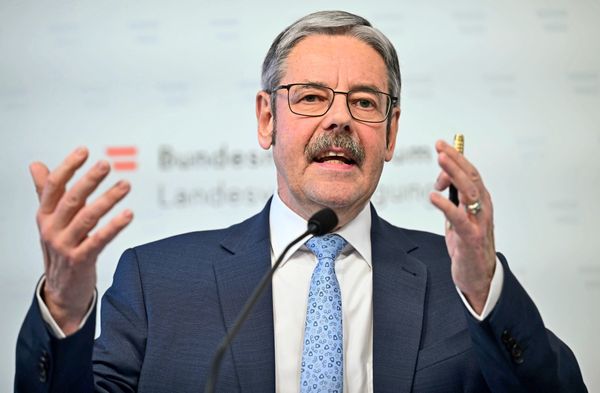 Wehrpflicht-Volksbefragung-f-r-Hameseder-nun-doch-vorstellbar