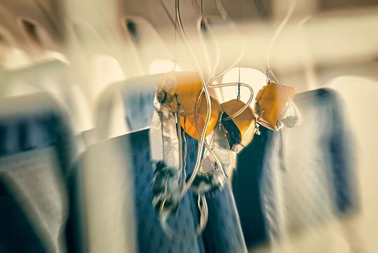 Sauerstoffmasken im Flugzeug
