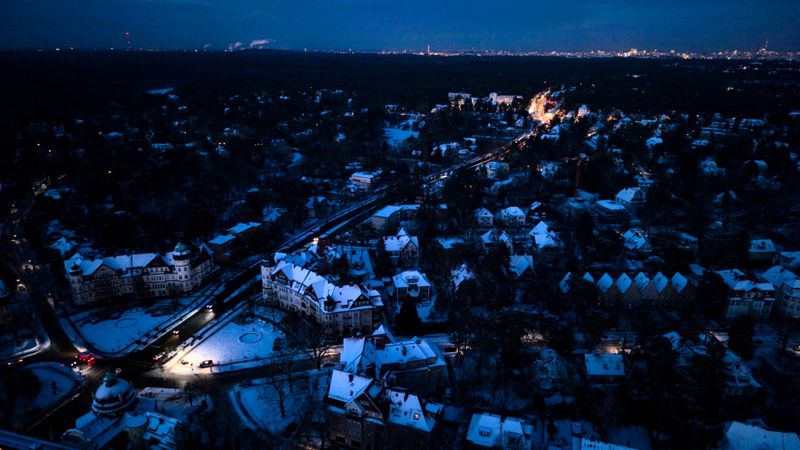 Nach Brandanschlag weiterhin tausende Haushalte in Berlin ohne Strom