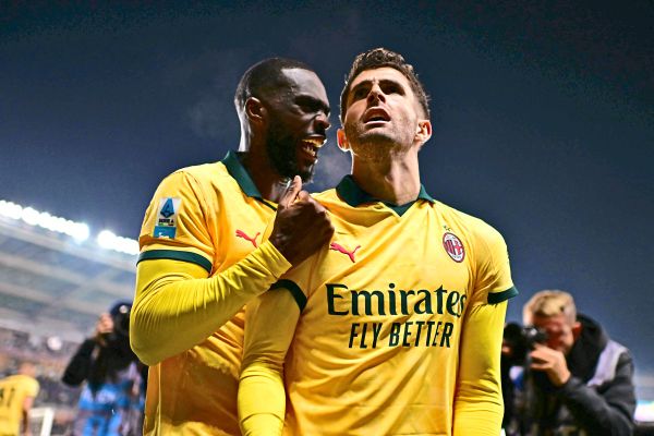 Milan-nach-3-2-bei-Torino-wieder-Serie-A-Leader