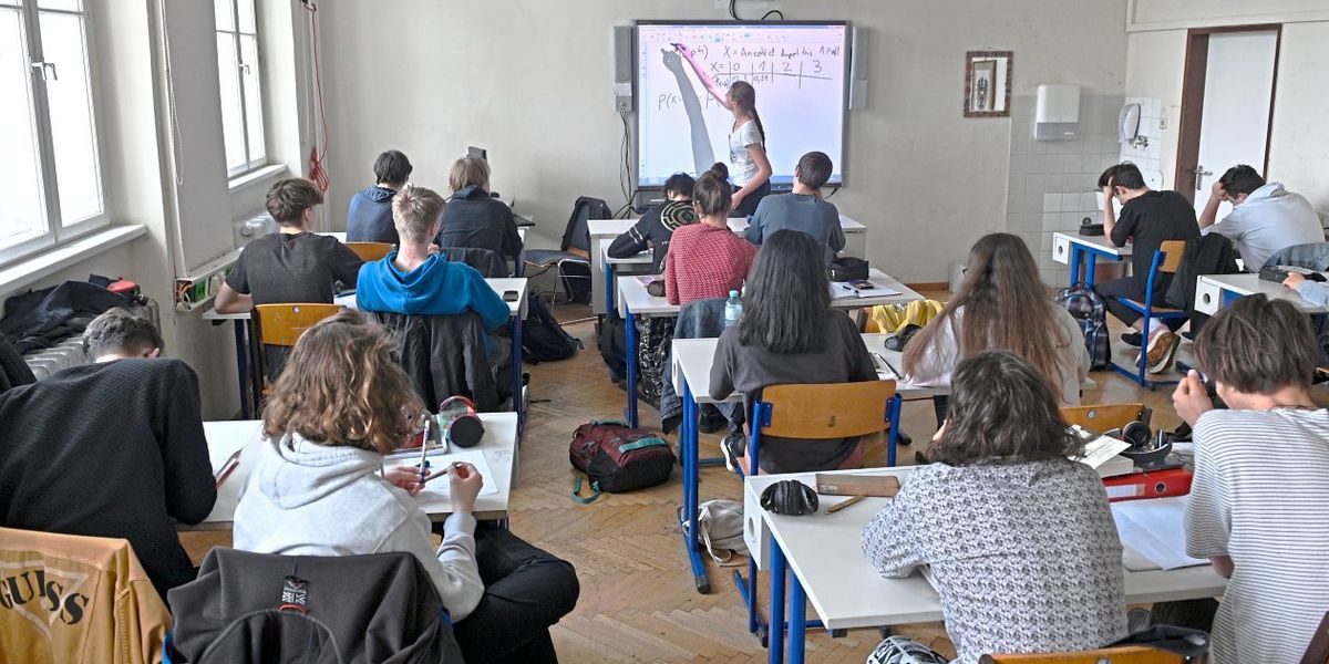 Digitale Aufrüstung zum Schulstart: "Das wird alles an uns hängenbleiben" - Vimarsana News