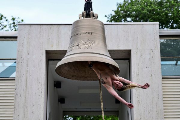 Die-Pavillons-auf-der-61-Biennale-Volle-Lautst-rke-oder-im-Fl-sterton