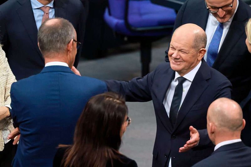 Scholz bittet Merz im Bundestag bis zur Neuwahl um Unterstützung