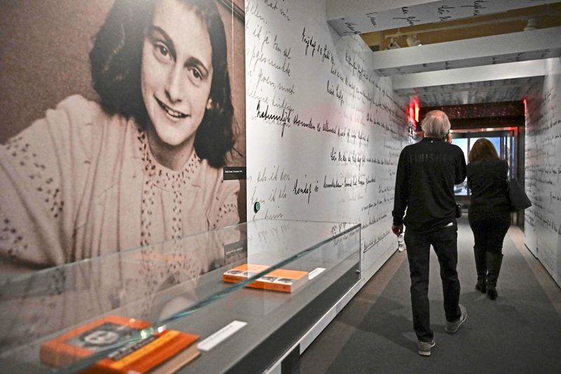 Streit über Tagebuch von Anne Frank: Wie weit geht das Urheberrecht im Internet?