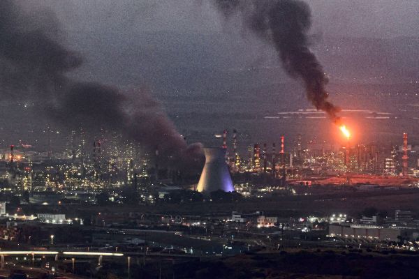 Iran-griff-in-der-Nacht-die-israelischen-St-dte-Haifa-und-Tel-Aviv-an