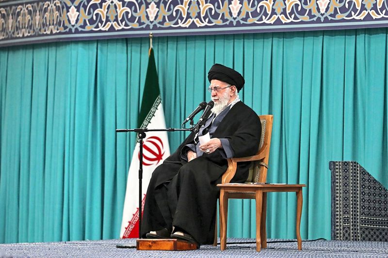 Irans oberster Führer warnt USA vor regionalem Krieg