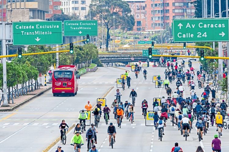 Am Sonntag wird die Hälfte einiger Hauptverkehrsstraßen in Bogotá für den motorisierten Verkehr gesperrt, um Radlern Platz zu machen.