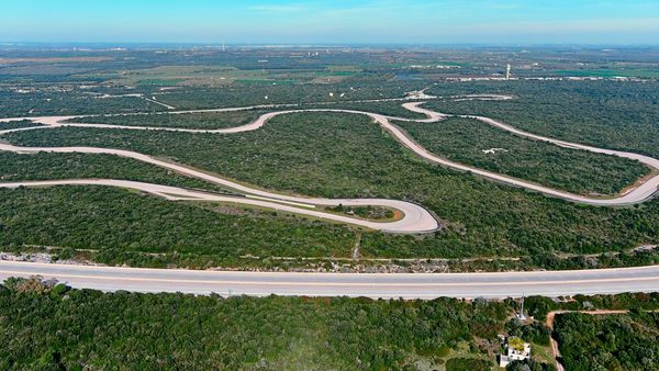 filmemacher-oliver-ressler-wir-stehen-am-rand-des-abgrunds