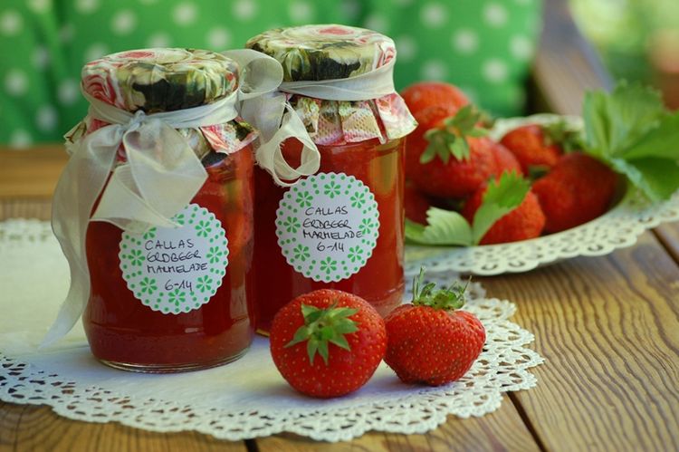 Fruchtige Erdbeermarmelade mit Orangensaft - Essen &amp; Trinken ...