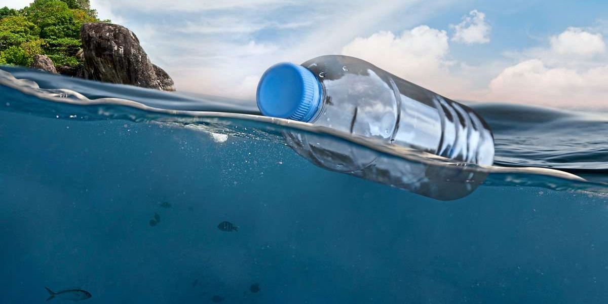 Forschende entwickeln Plastik, das sich in Meerwasser zersetzt
