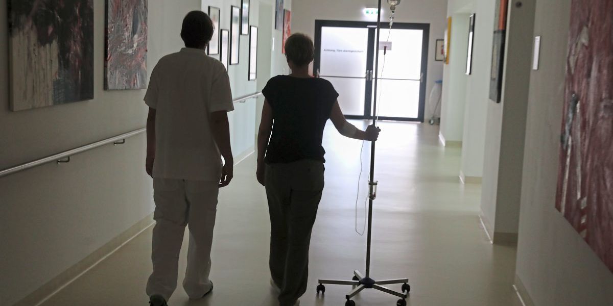 Krankenschwester tut alles für sein Glück Krankenschwester tut alles für sein Glück