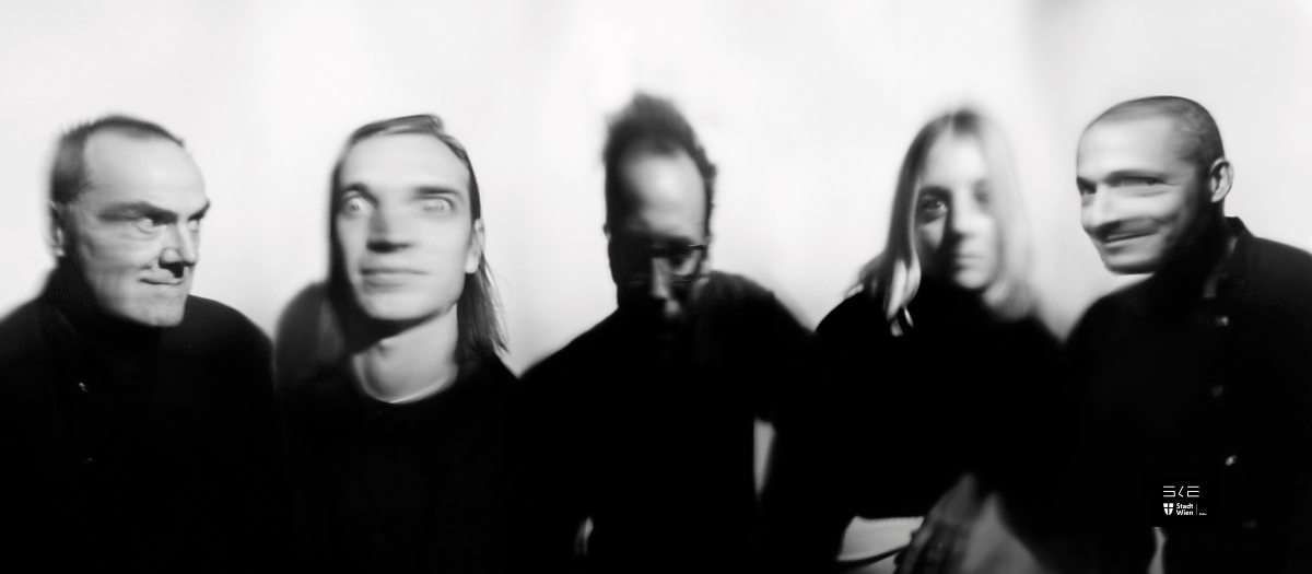 Der große Freistilmusiker Charles Hayward von This Heat gastiert in