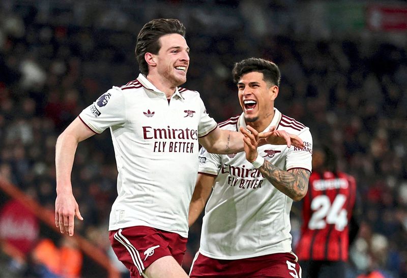 Doppelpack Rice: Arsenal baut Tabellenführung aus