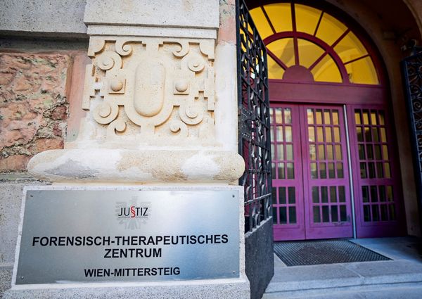 Erpressungsprozess-um-bedrohte-Richterin-und-entbl-tes-Hinterteil