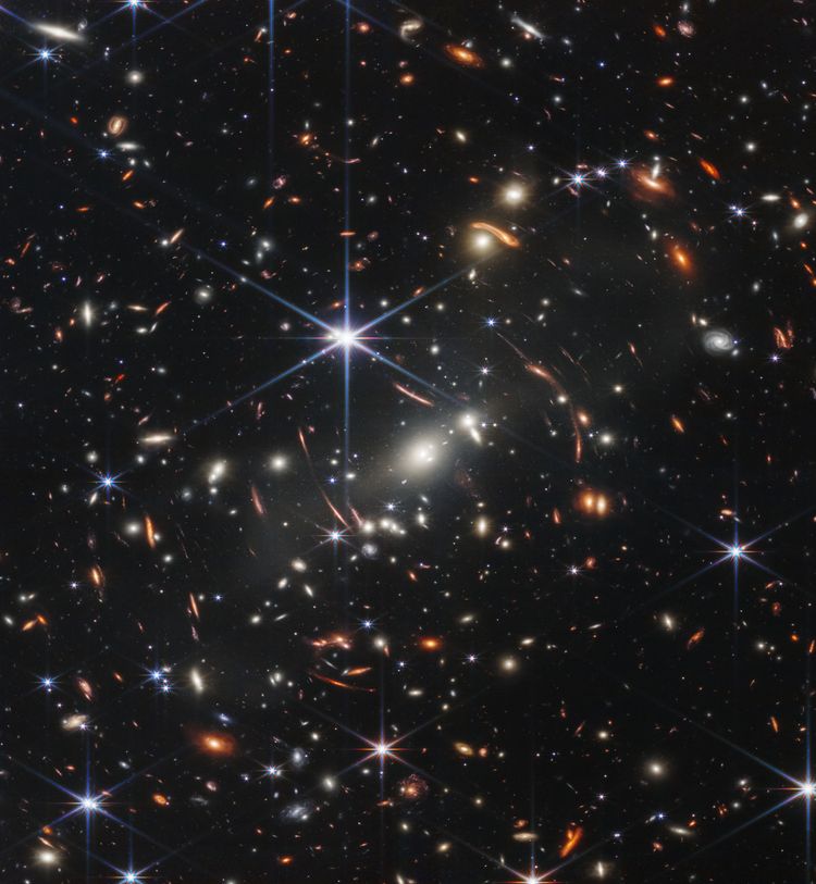 Eine riesige Anzahl von Galaxien, wie Webb sie sah.