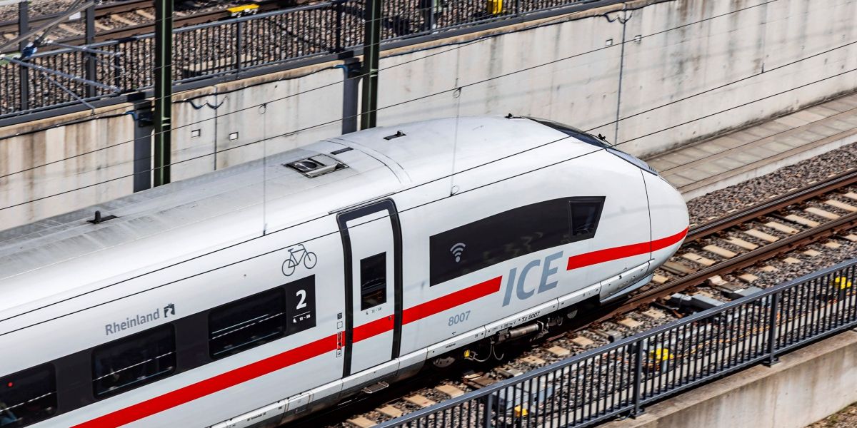 Vier Leichtverletzte nach Angriff auf Passagiere in ICE Richtung Wien
