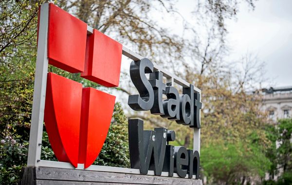 Die-Krone-stellt-Menschen-an-den-Pranger-Skandal-im-Bezirk