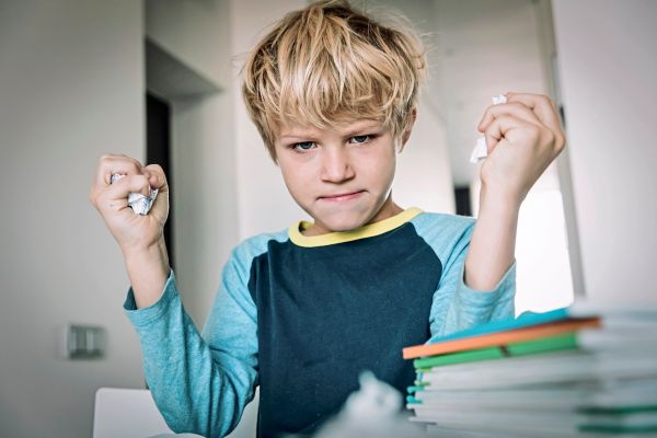 Wie-Eltern-richtig-reagieren-wenn-bei-Kindern-die-Wut-hochkocht