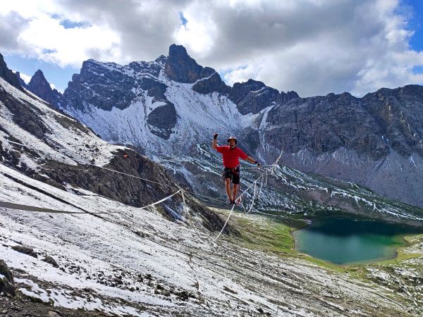 Slackline-Rekord-in-Tirol-Jeder-Luftsto-tr-gt-einen-meterweit-