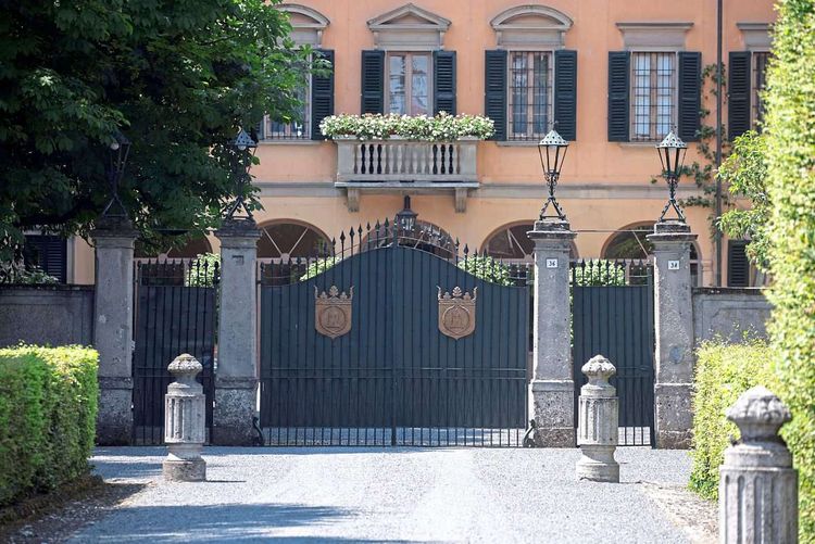 Die Villa San Martino in Arcore bei Mailand galt in Italien jahrelang als inoffizieller Regierungsitz.