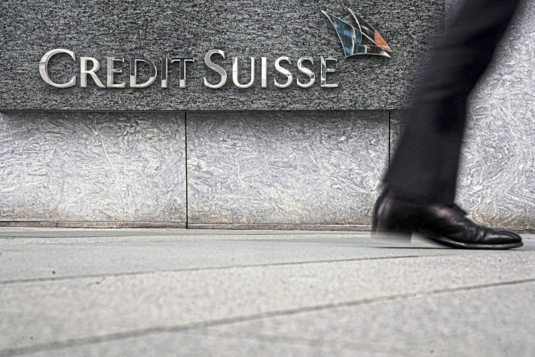 Credit Suisse, UBS