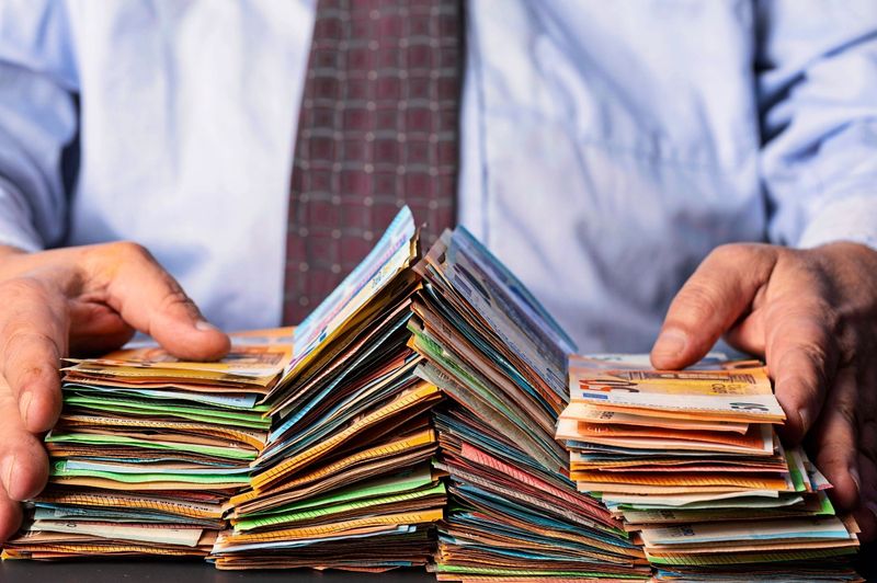 Vermögen von Milliardären in G20-Staaten laut Oxfam um 2,2 Billionen Dollar gestiegen