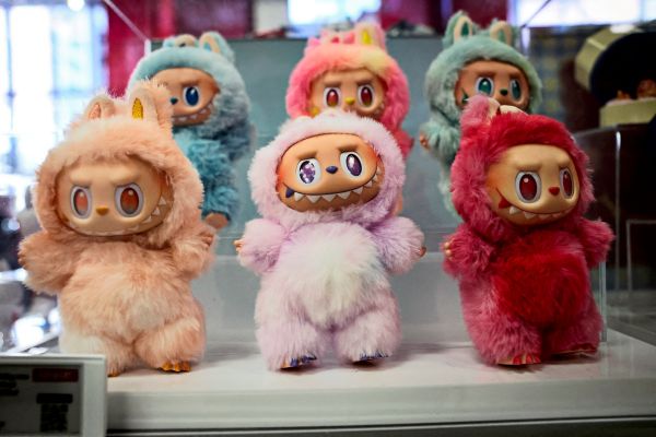 Das-chinesische-Spielzeug-Monster-Labubu-kommt-ins-Kino