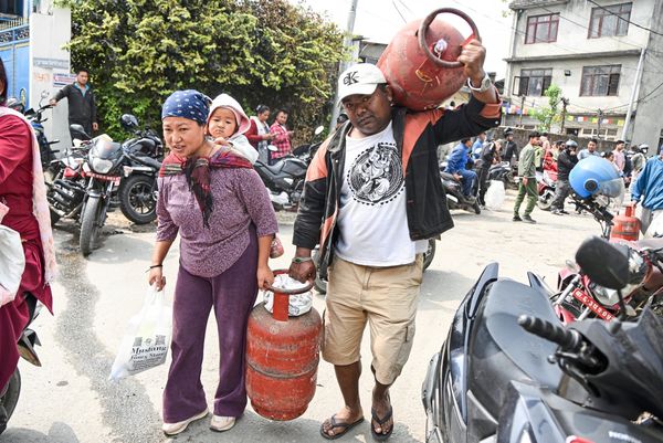 In-Indien-fehlt-Gas-zum-Kochen-Unruhen-in-Bangladesch-wie-geht-Asien-mit-der-Energiekrise-um-