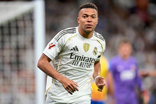 Unaufhaltsamer-Mbapp-Real-Madrid-fertigt-Valencia-4-0-ab